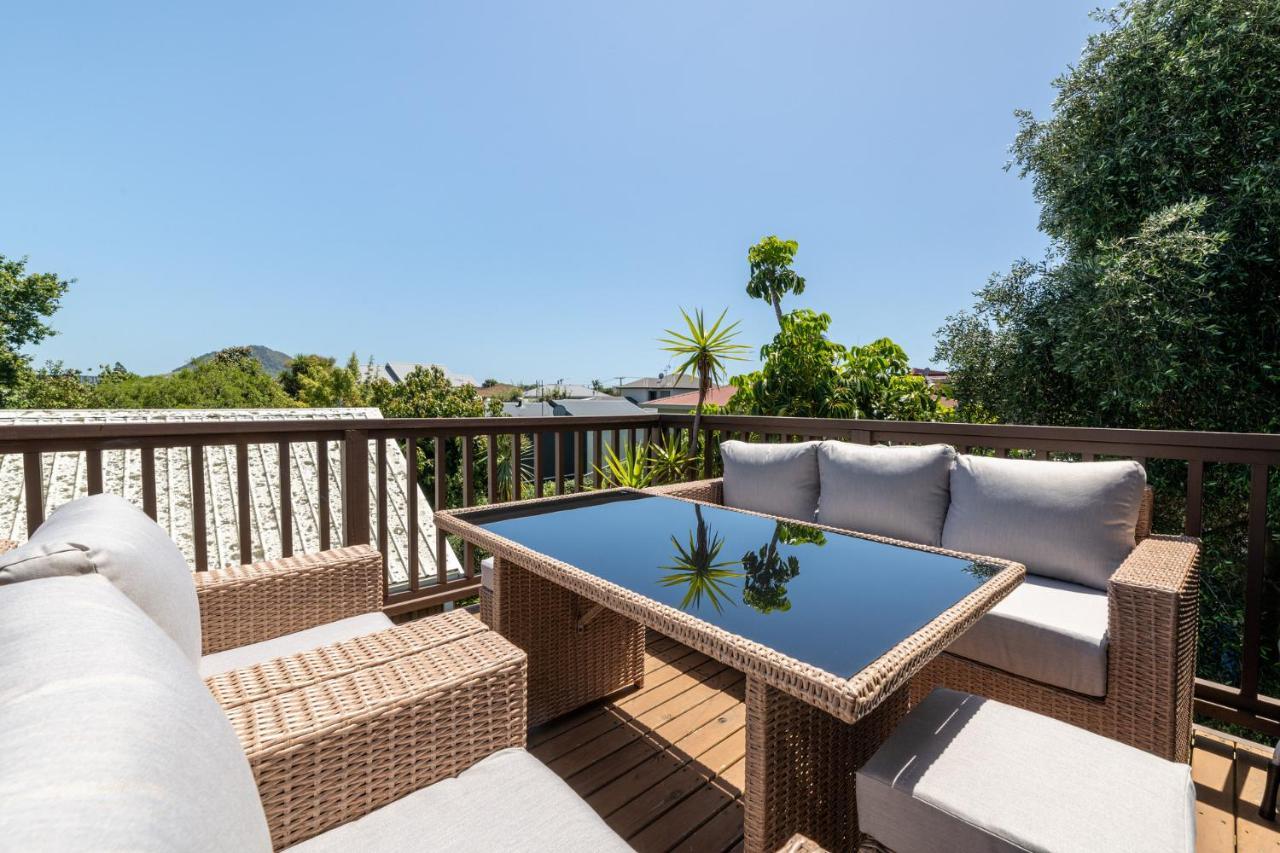 Convenient Family Bach With Easy Access To Blake Park The Beach And Downtown Mount Maunganui Exterior foto